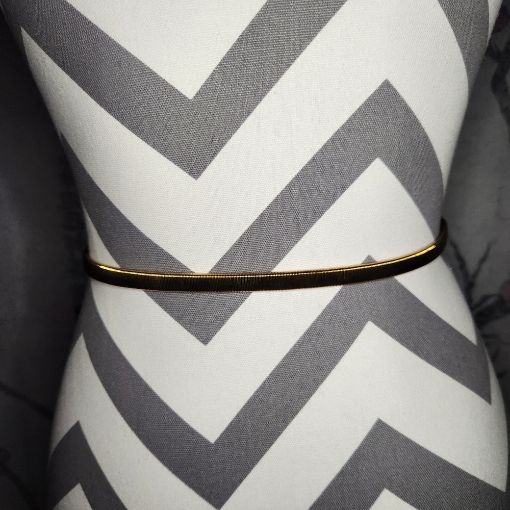 Women's Gold Tone Stretch Bow Belt OS - Picture 4 of 7